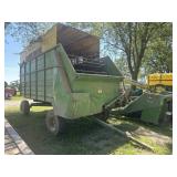 John Deere 125 Chopper Box