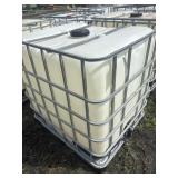 1000 gallon water tanks