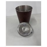 Round head light and trash can