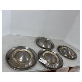 Chevy hub caps (4)
