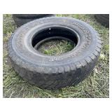 LT265/75R16 tire