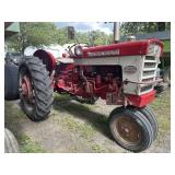 Farmall 340 (runs and drives good)