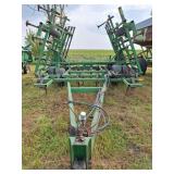 John Deere 960 Field Cultivator 22'