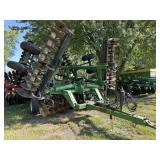 John Deere  Rock Disk  26.5'  9' spacing