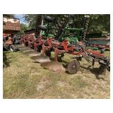 International 735 Variable Width 6 Bottom Plow