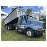 '91 Kenworth T600  20' x 96'  Scott Box