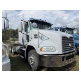 2011 Mack 600     (gray)