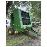John Deere 535 Round  Baler