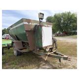 Henke 300 Feed Wagon