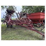 Case IH 4800 Field Cultivator 26'