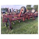 IH 183 12 Row Cultivator