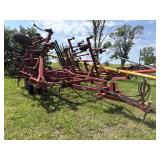 Case IH 4800 27 1/2 ft Field Cultivator