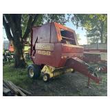 New Holland 658 Baler