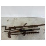 Auger drill bits