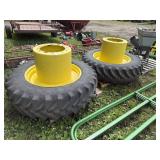 JD 800 series front wheel assist dual wheels