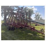 International 4300 Field Cultivator (31')