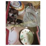 building & salt pepper candy dishes plates