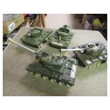4 Remco Bulldog tank battery operated
