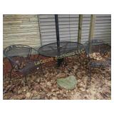 nice metal patio set w 4 chairs good condition
