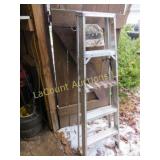 5' aluminum folding ladder