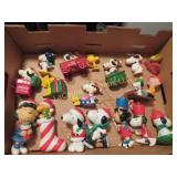 Peanuts Snoopy ornament lot large amount