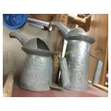 2 great universal liquid can good used condition