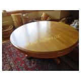 beautiful round coffee table good condition