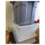 5 nice assorted tubs totes