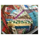 beautiful wacky pieced quilt great condition
