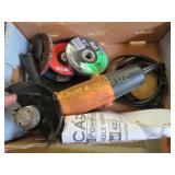 4 1/2" Angle grinder w accessories