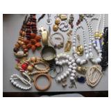 costume jewelry necklaces earrings bracelets