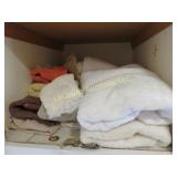 assorted bathroom towels