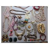costume jewelry necklaces earrings bracelets