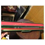 Harvard pool cue stick in case