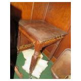 antique ornate leg accent table
