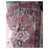 beautiful area rug in excellent condition fringe