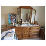 beautiful dresser w mirror