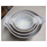 Pyrex nesting bowl set early American