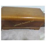 vintage cedar chest excellent condition
