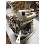 Sunbeam mixmaster w food grinder shredder