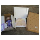 collector doll w base in original box Holly Tweety