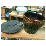 leaf yard decor and beautiful USA planter
