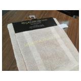 2 cream color bath matt rug set  new nice