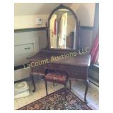 Beautiful Desk Vanity mirrored w bench