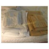 2 sets queen sheets good condtiion