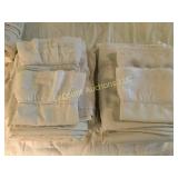 2 sets queen sheets good condtiion