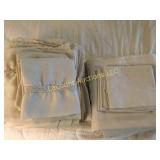2 sets queen sheets good condtiion