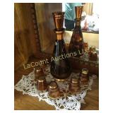 beautiful vintage decanter with 6 glasses deer