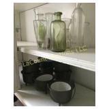 cast iron baking pots with baking cups inside