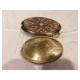 2 patterned belt buckles